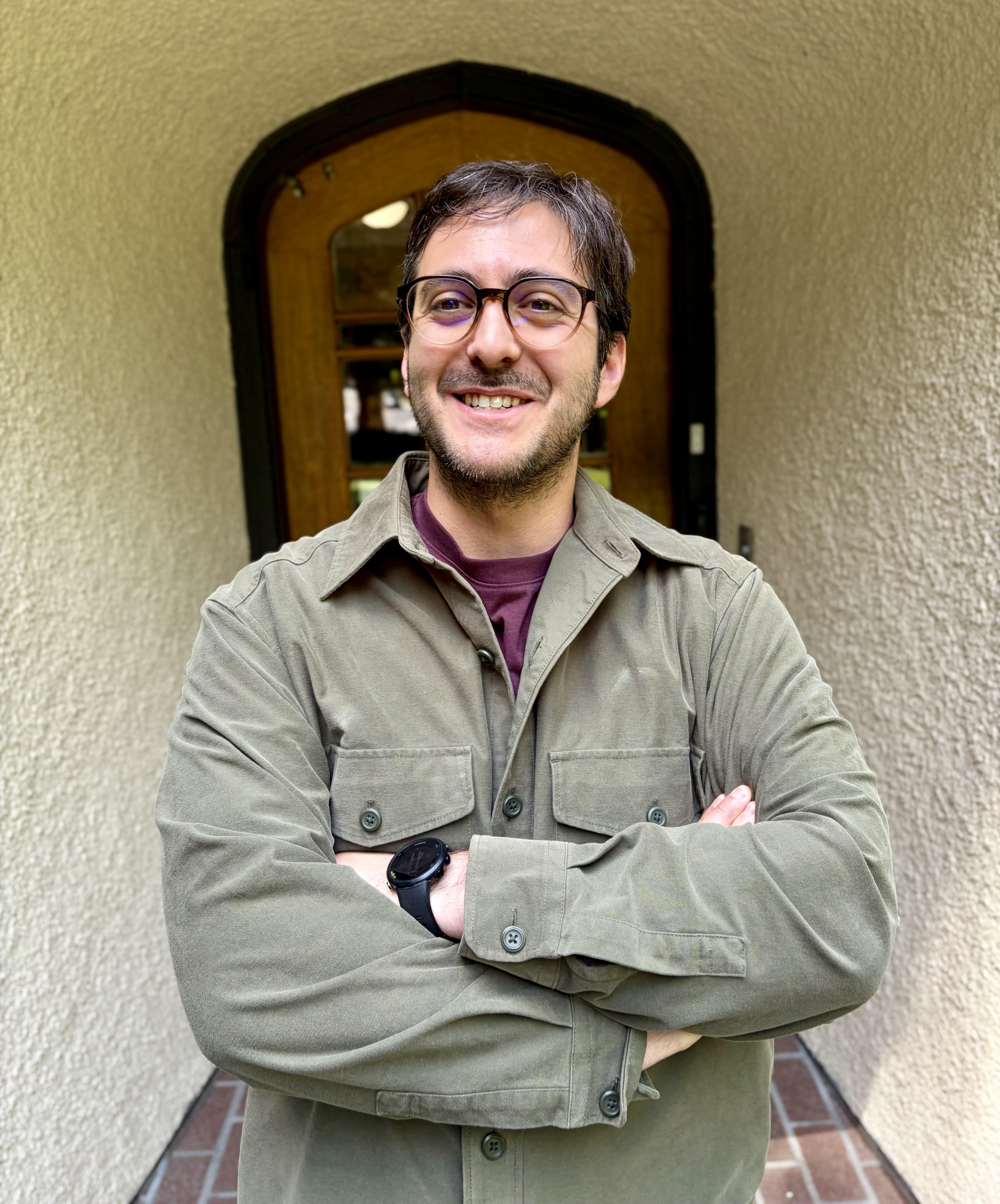 Headshot of Cosmo Zellman